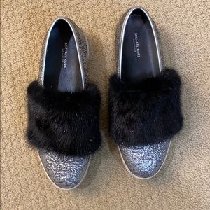 Slip on tennis shoes.